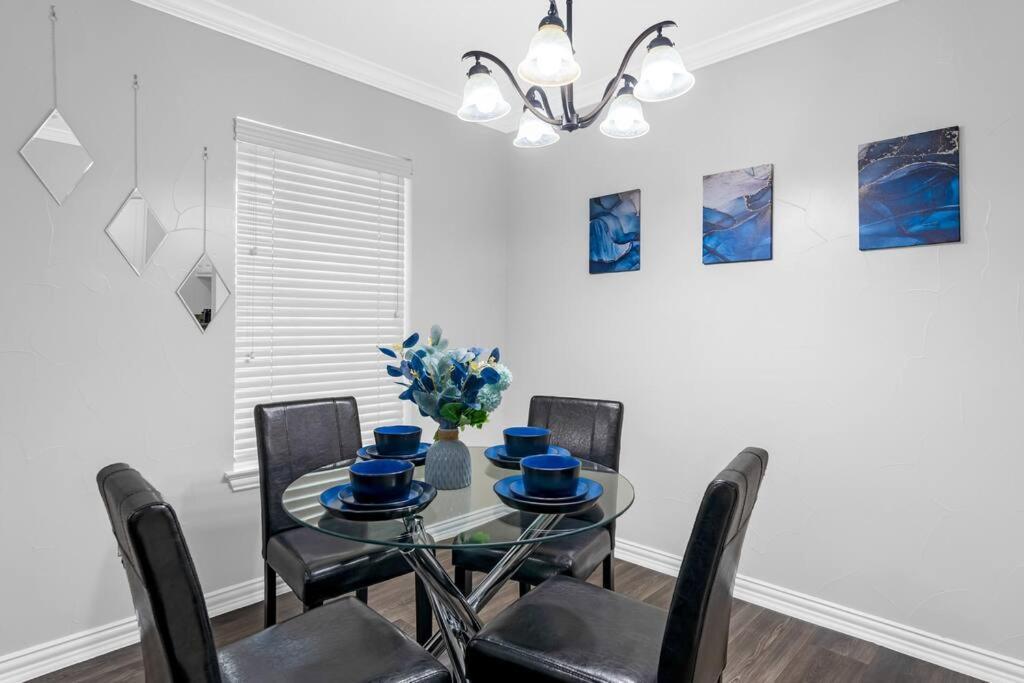 Family Friendly 2Bdrm-Walk To At&T/Cowboys Stadium アーリントン エクステリア 写真