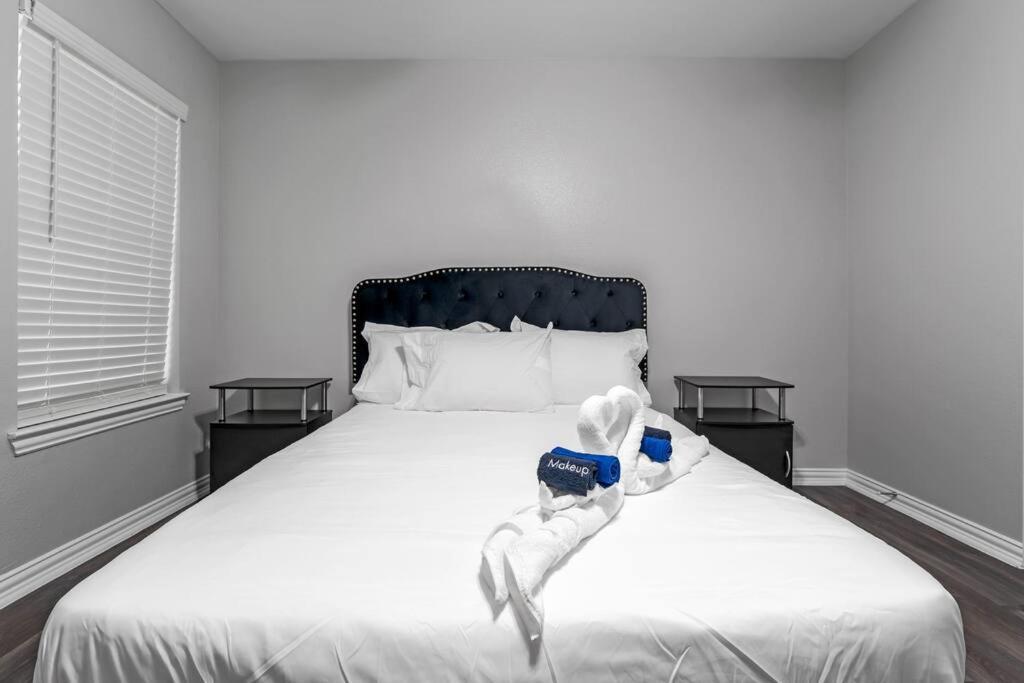 Family Friendly 2Bdrm-Walk To At&T/Cowboys Stadium アーリントン エクステリア 写真